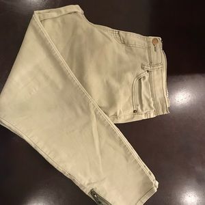 Light pastel green comfy stretchy pants